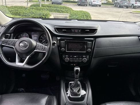 Used 2018 Nissan Rogue SL w/ Premium Package image 15