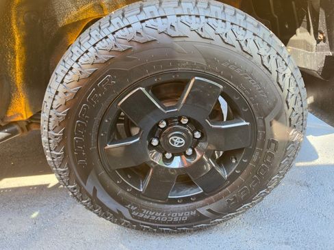 Used 2007 Toyota FJ Cruiser 4WD image 11