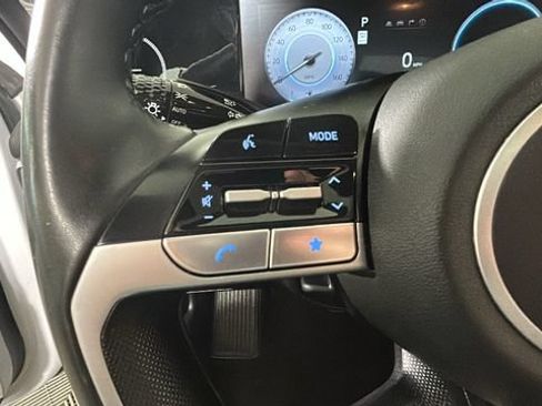 Used 2024 Hyundai Elantra Limited FWD image 16