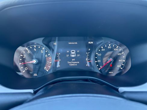 Used 2025 Jeep Compass Limited image 16