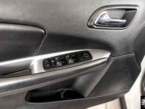 Used 2012 Dodge Journey SXT w/ Sound Group image 30