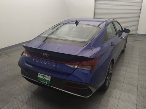 Used 2025 Hyundai Elantra Sport FWD image 7