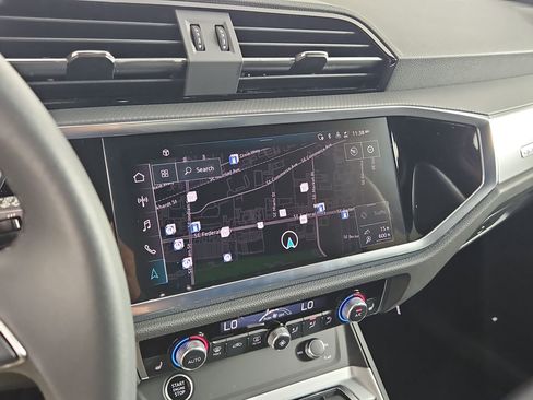 Certified 2025 Audi Q3 2.0T Premium Plus w/ Premium Plus Package image 31