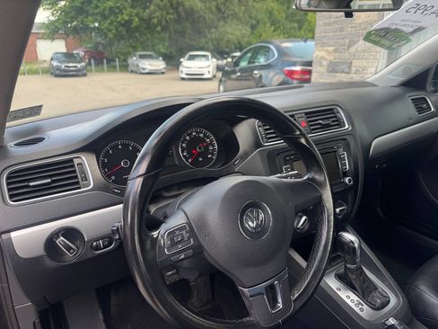 Used 2013 Volkswagen Jetta SE FWD image 13
