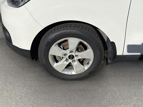 Used 2018 Kia Soul image 37