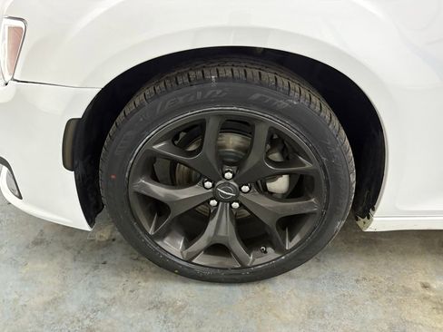 Used 2023 Chrysler 300 Touring w/ Sport Appearance Package RWD image 22