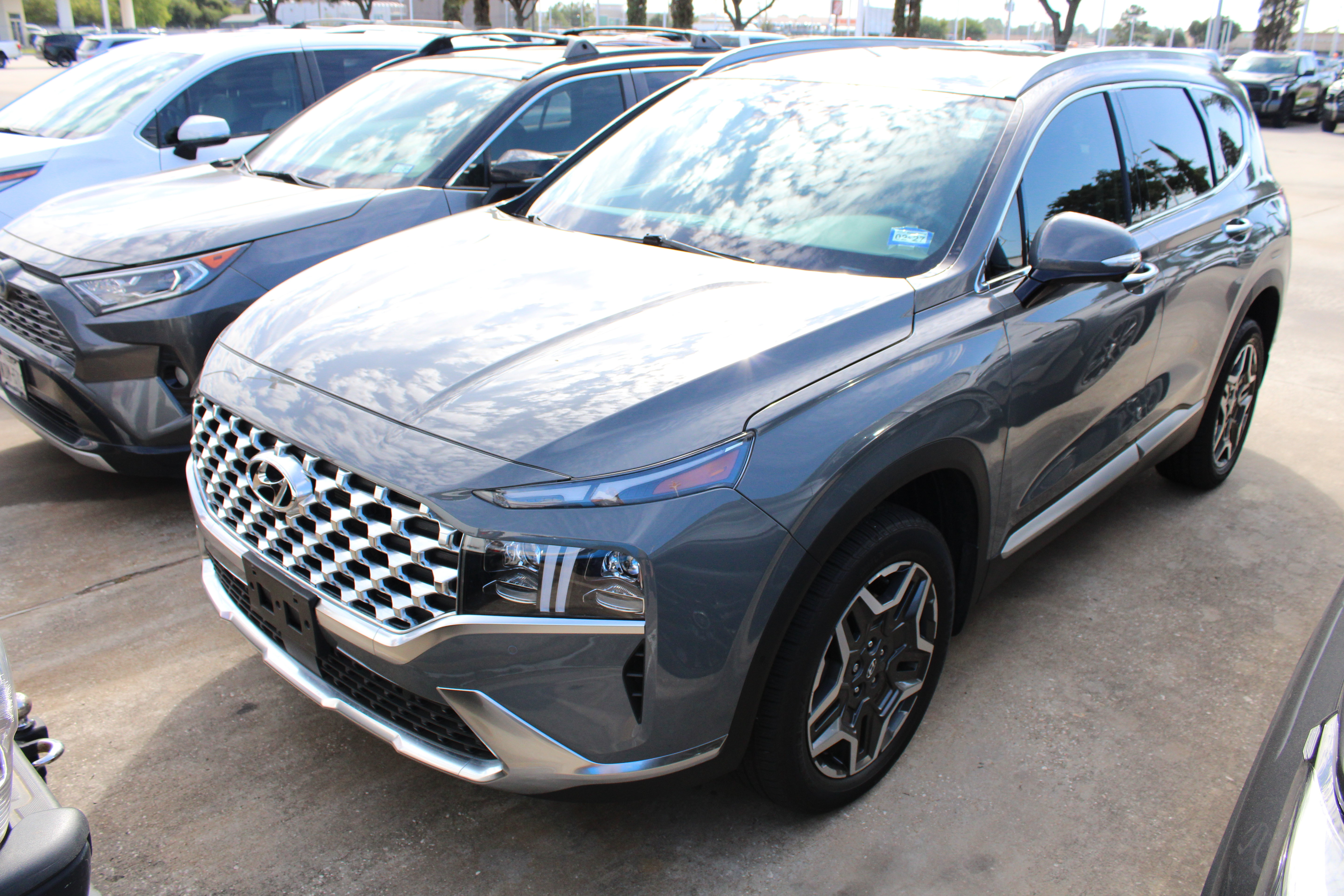 Used 2023 Hyundai Santa Fe Limited AWD/4WD image 4