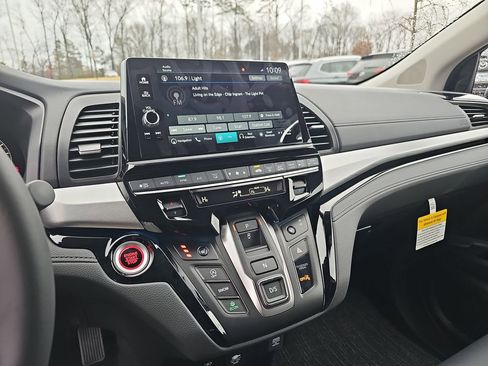 New 2026 Honda Odyssey Touring image 21