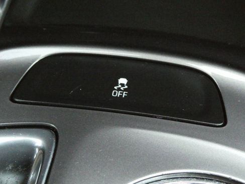 Used 2022 Chevrolet Malibu LT image 13