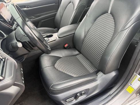 Used 2024 Toyota Camry SE image 21