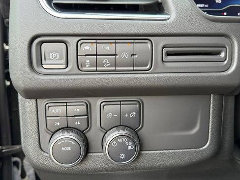 Used 2023 Chevrolet Tahoe Z71 AWD/4WD image 21