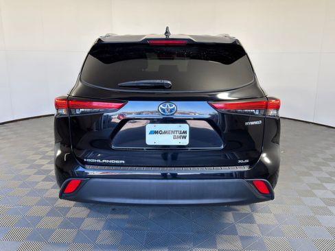 Used 2023 Toyota Highlander XLE image 8