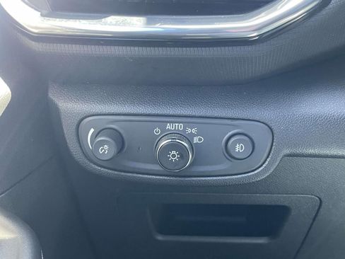 Used 2023 Chevrolet TrailBlazer LT w/ Convenience Package FWD image 23