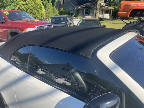 Used 2018 Rolls-Royce Dawn RWD image 22