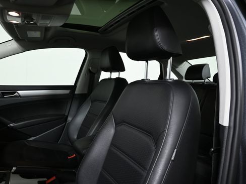 Used 2019 Volkswagen Passat 2.0T Wolfsburg FWD image 6