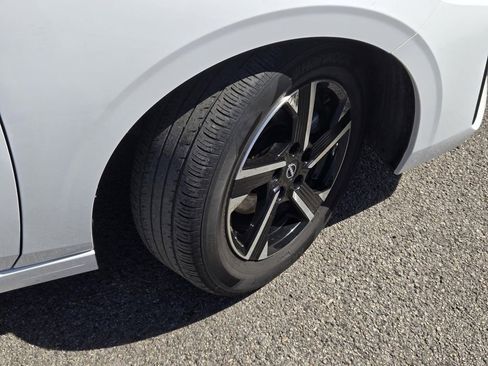 Used 2025 Nissan Sentra SV image 6