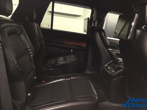 Used 2019 Lincoln Navigator Select w/ Technology Package AWD/4WD image 38