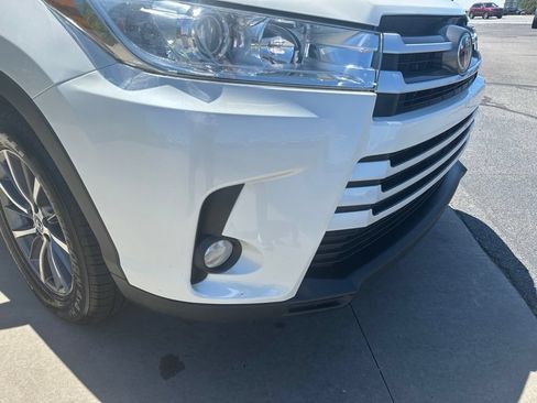 Used 2019 Toyota Highlander XLE AWD/4WD image 12