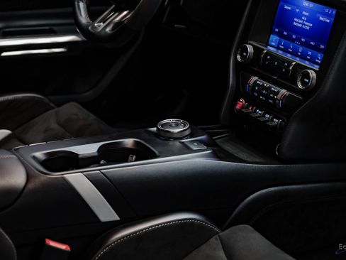 Used 2020 Ford Mustang Shelby GT500 w/ Carbon Fiber Track Pack image 55