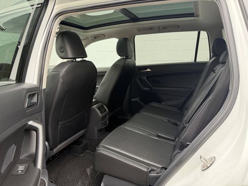 Used 2021 Volkswagen Tiguan SE w/ Panoramic Sunroof Package AWD/4WD image 20