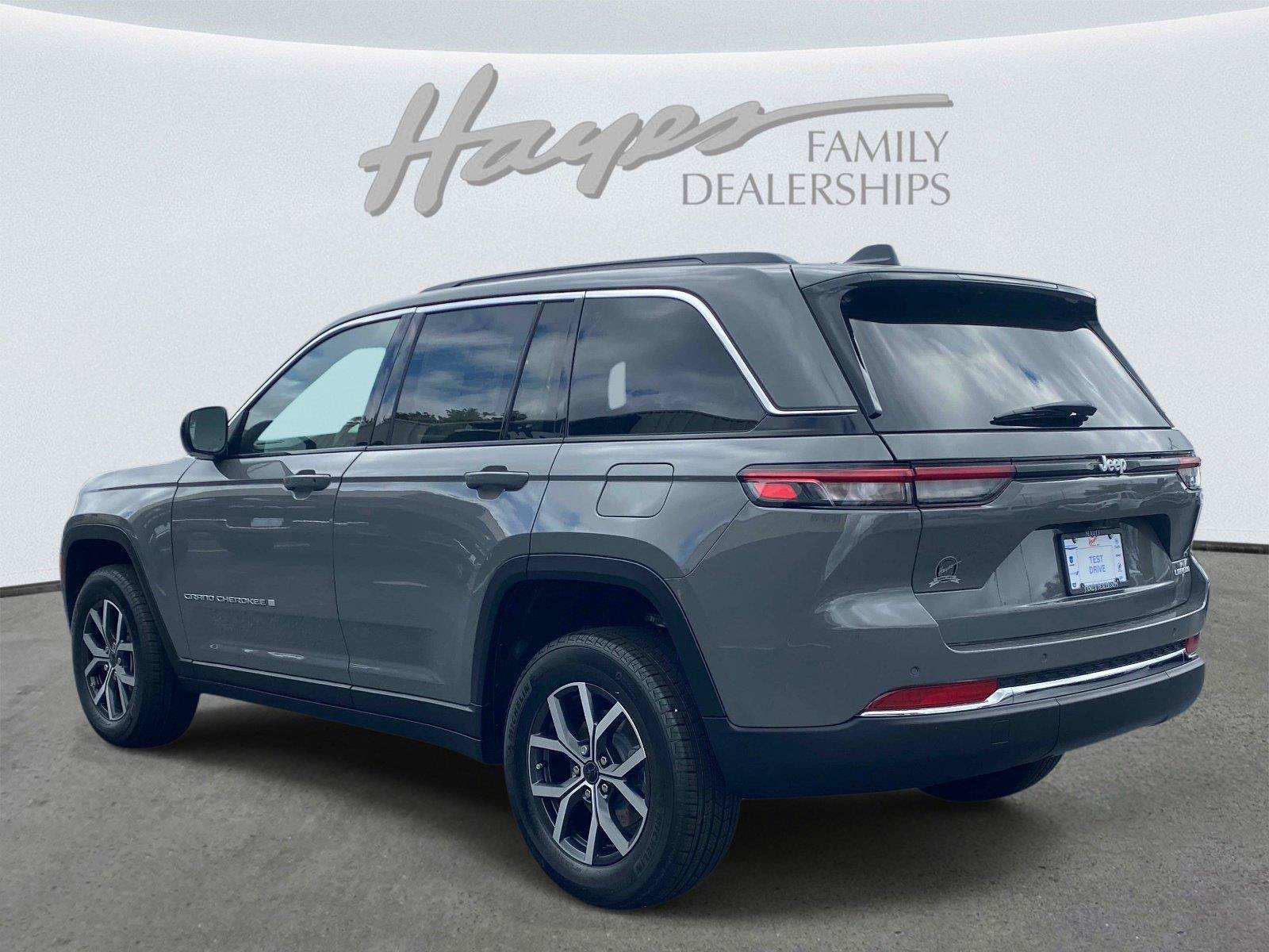 New 2027 Jeep Grand Cherokee Laredo X RWD image 5