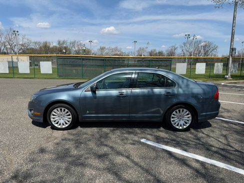 Used 2011 Ford Fusion Hybrid image 2