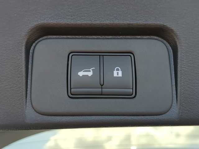Used 2025 Nissan Rogue SV w/ SV Premium Package AWD/4WD image 13