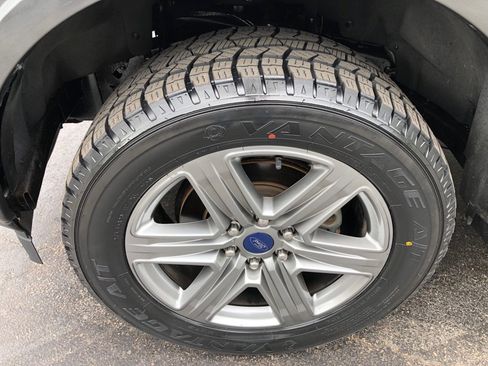 Used 2018 Ford F150 XLT w/ Equipment Group 302A Luxury AWD/4WD image 10