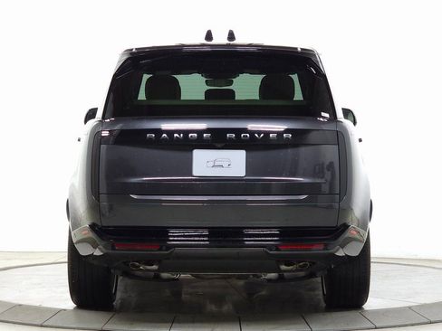 Used 2025 Land Rover Range Rover SE image 5