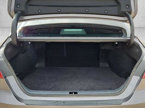 Used 2024 Toyota Camry XLE FWD image 6