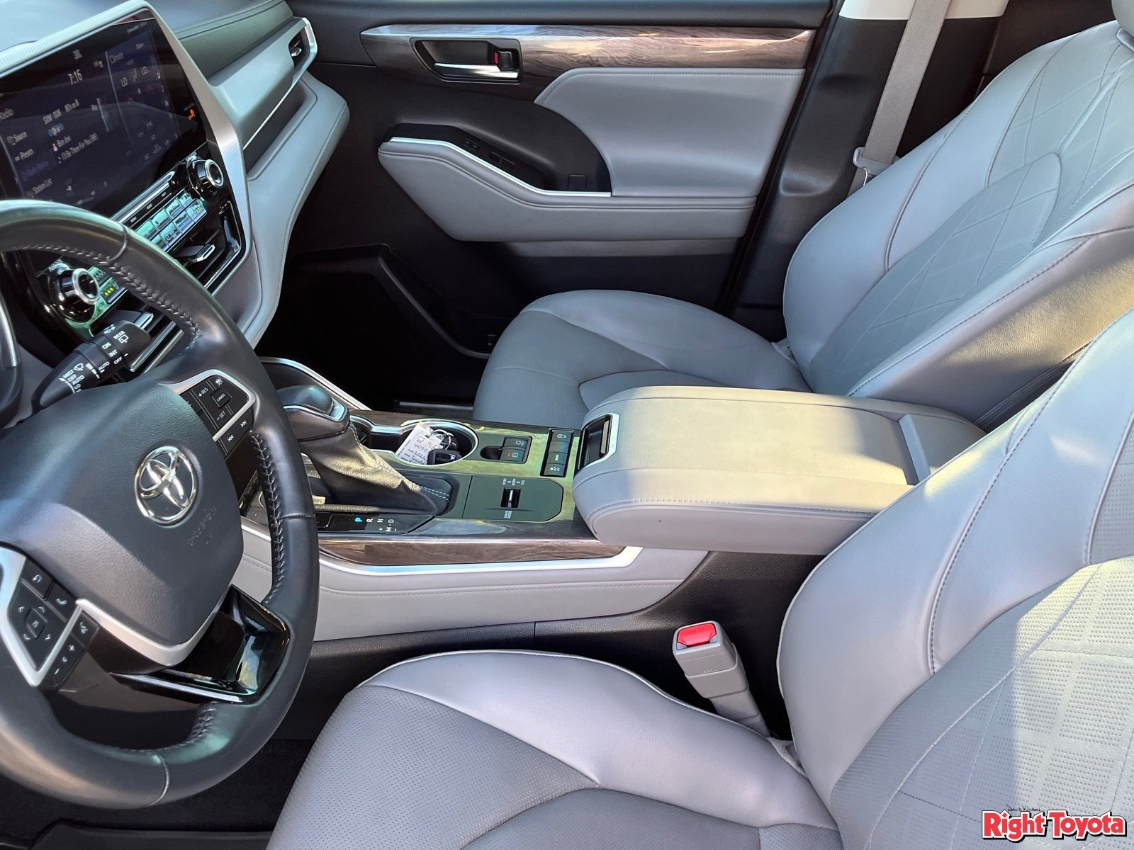 Used 2022 Toyota Highlander Platinum FWD image 21
