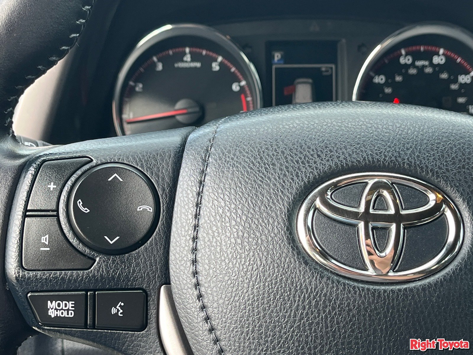 Certified 2017 Toyota RAV4 SE FWD image 23