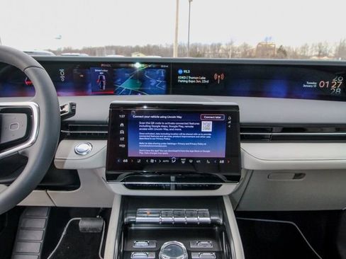 Used 2026 Lincoln Nautilus Premier w/ Jet Appearance Package image 29