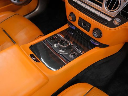 Used 2018 Rolls-Royce Dawn image 32