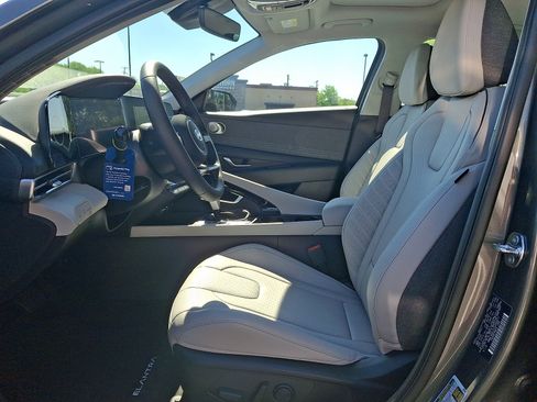 New 2026 Hyundai Elantra Limited FWD image 7