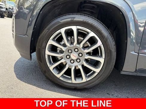 Used 2022 GMC Acadia Denali w/ Denali Ultimate Package FWD image 9