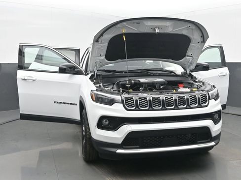 Used 2025 Jeep Compass Limited image 54