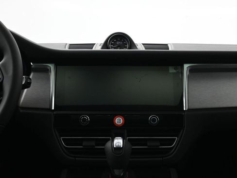 New 2025 Porsche Macan image 11