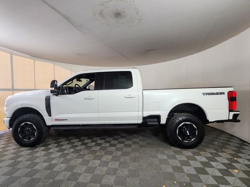 Certified 2025 Ford F250 Platinum w/ Tremor Off-Road Package image 4