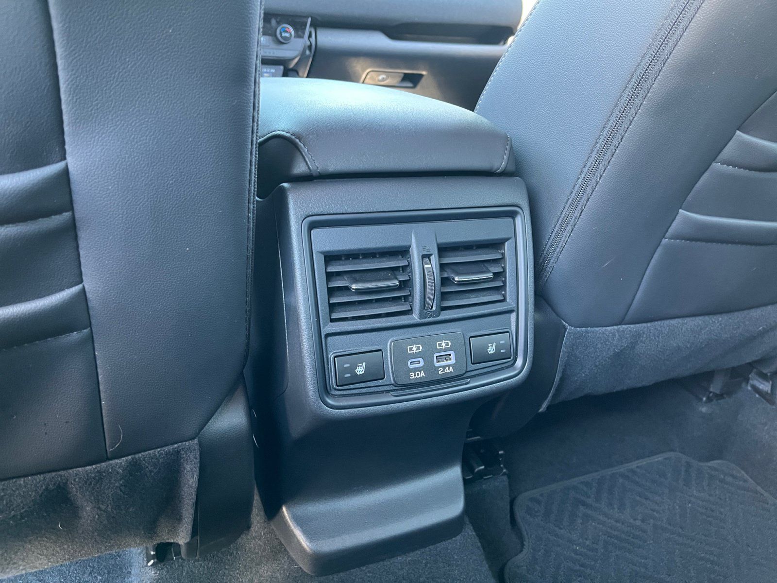 Used 2026 Subaru Outback Limited AWD/4WD image 32
