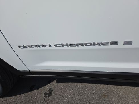 New 2026 Jeep Grand Cherokee Laredo X AWD/4WD image 23