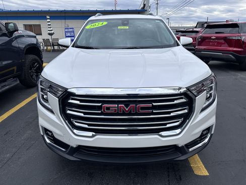 Used 2024 GMC Terrain SLT w/ Infotainment Package II image 7