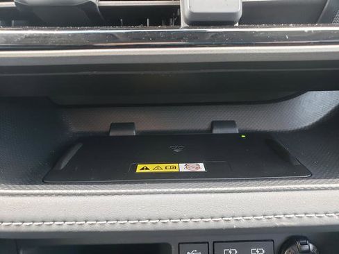 Used 2023 Toyota Highlander XLE AWD/4WD image 24