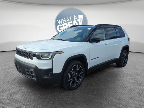 New 2026 Jeep Cherokee Overland w/ Advanced Pro Tech Group AWD/4WD image 8