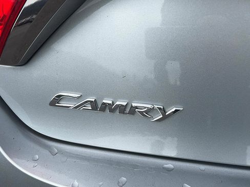 Used 2017 Toyota Camry SE image 11