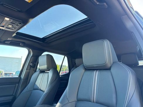 Used 2025 Toyota 4Runner Limited AWD/4WD image 7
