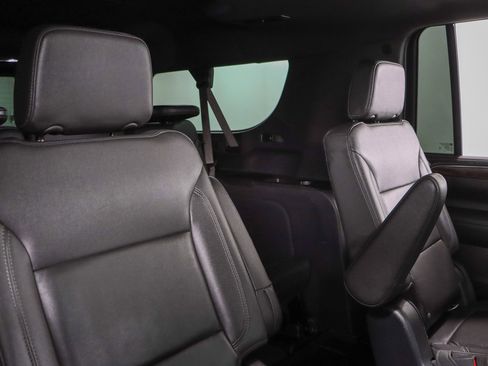 Used 2021 Chevrolet Suburban Z71 image 31