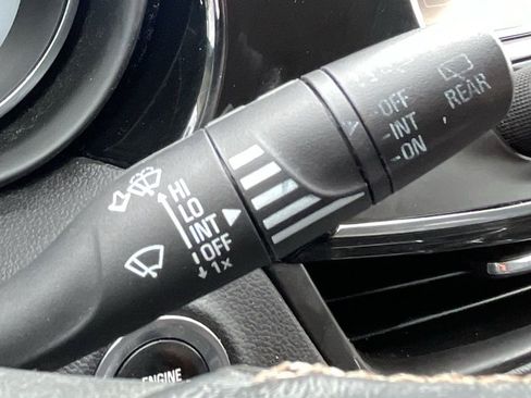 Used 2018 Buick Envision Essence FWD image 25