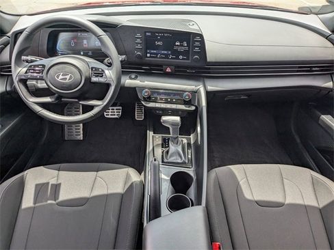 Used 2025 Hyundai Elantra Sport image 30
