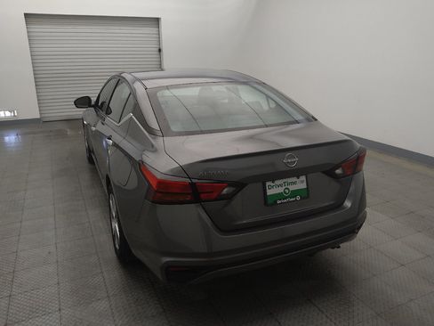 Used 2024 Nissan Altima 2.5 S FWD image 6